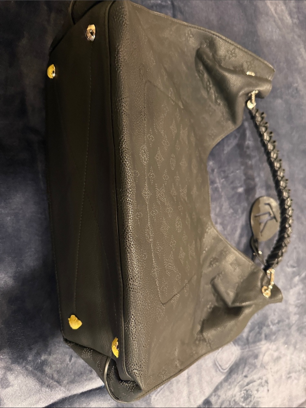 Classic Black Leather Shoulder Bag with silver Hardware - Picture 3 of 11